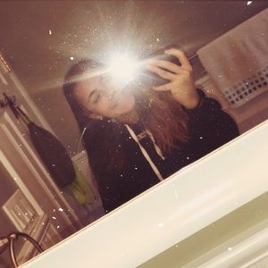 Meet your Posher, Crystal